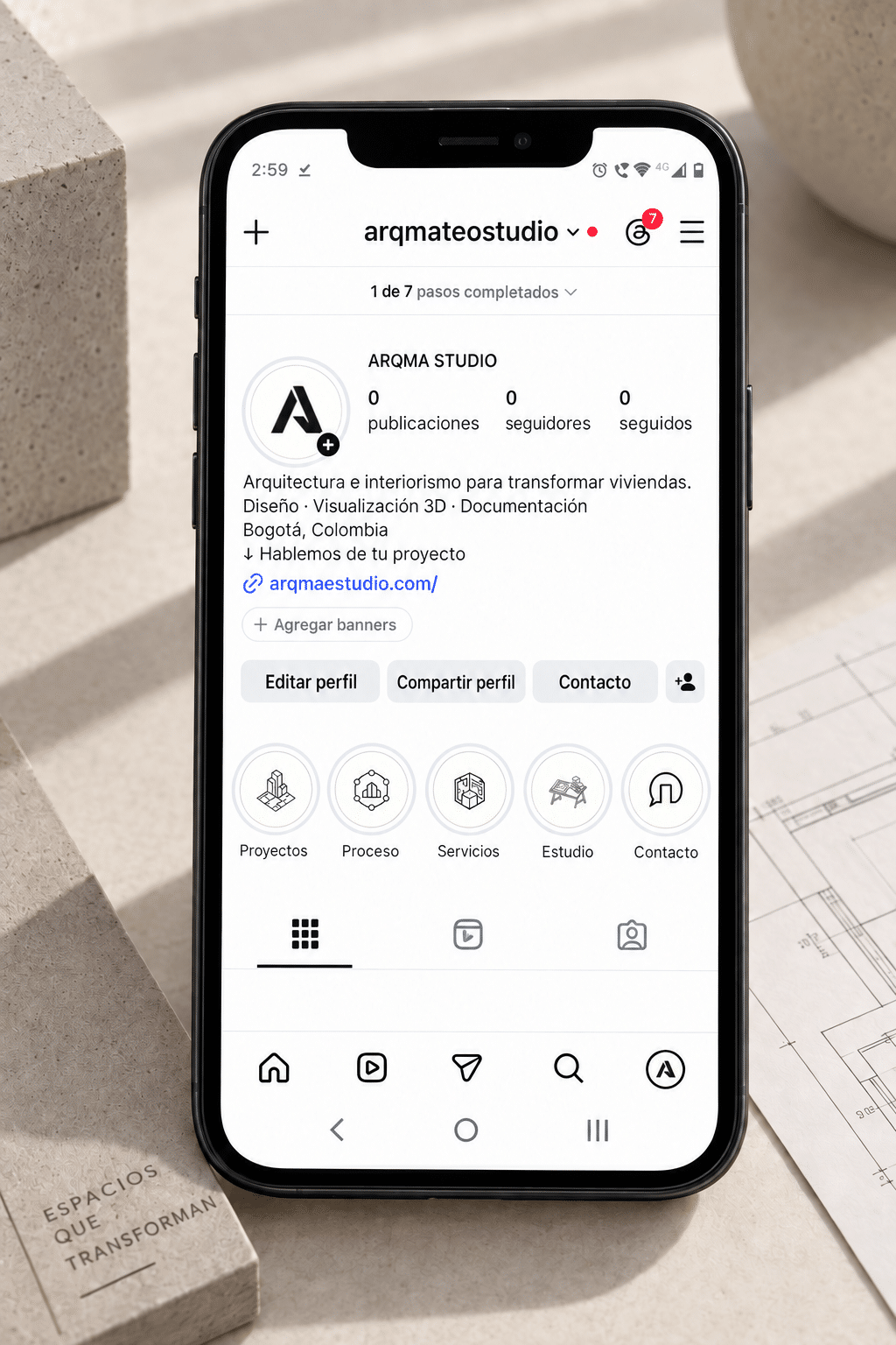 Perfil de Instagram de ARQMA STUDIO con identidad visual y sistema de historias destacadas