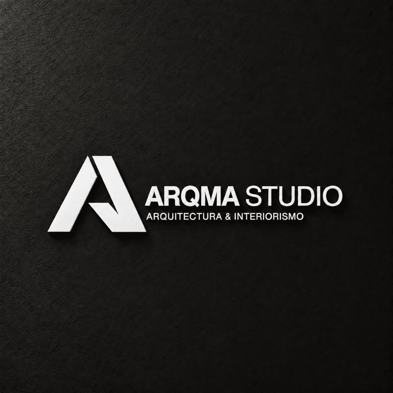 Identidad visual actual de ARQMA STUDIO con logo horizontal sobre fondo oscuro